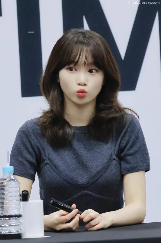 Kim Chaewon 김채원 [Le Sserafim] photo 24 of 2310