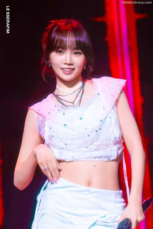 Kim Chaewon 김채원 [Le Sserafim] photo 11 of 2310