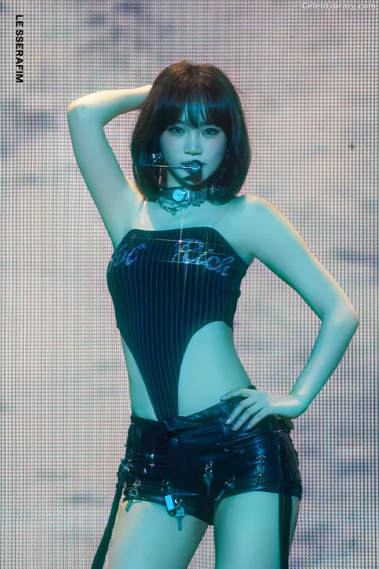 Kim Chaewon 김채원 [Le Sserafim] photo 12 of 2310