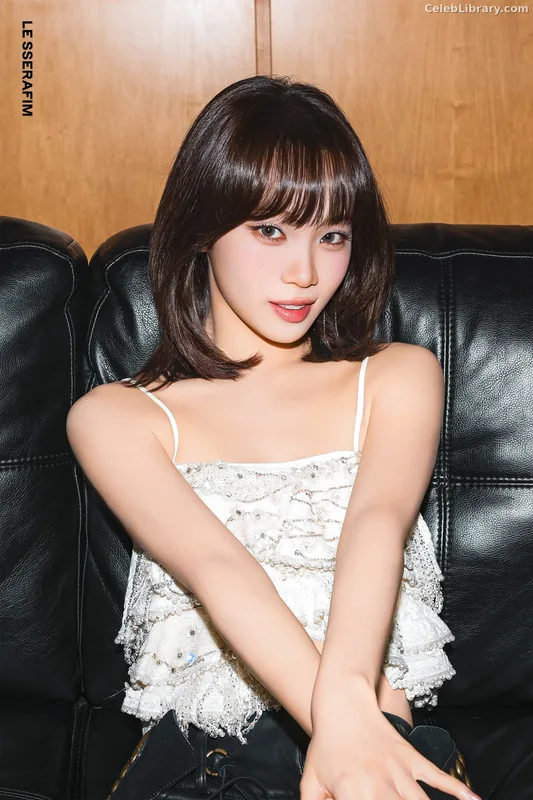 Kim Chaewon 김채원 [Le Sserafim] photo 16 of 2310