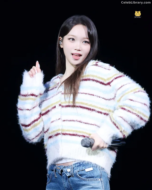 Kim Chaewon 김채원 [Le Sserafim] photo 24 of 2310
