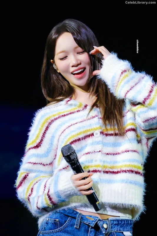 Kim Chaewon 김채원 [Le Sserafim] photo 9 of 2310