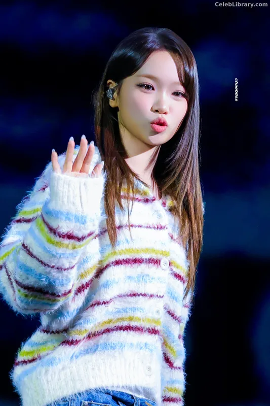 Kim Chaewon 김채원 [Le Sserafim] photo 10 of 2310