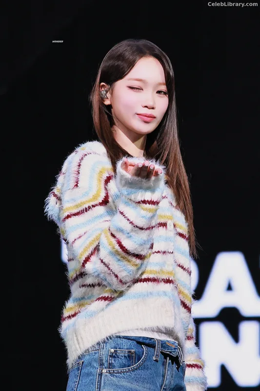 Kim Chaewon 김채원 [Le Sserafim] photo 18 of 2310