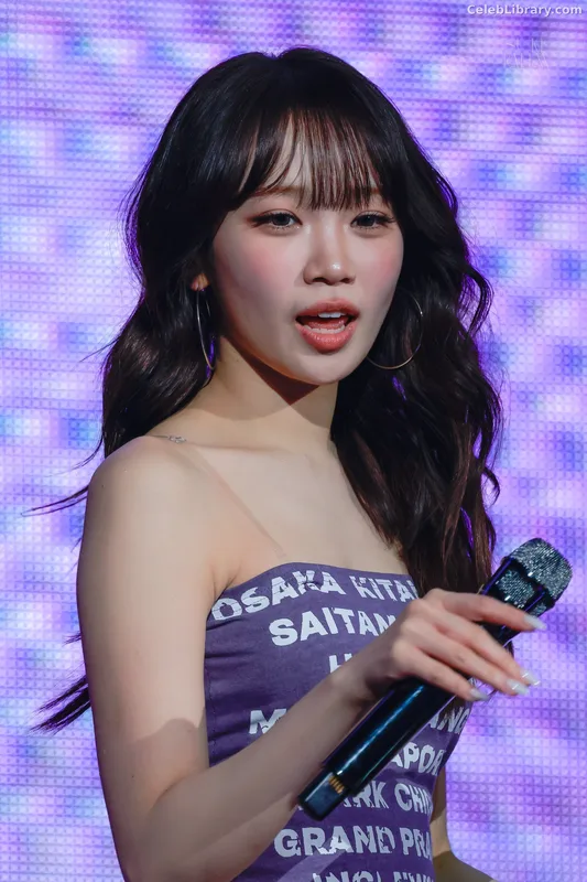 Kim Chaewon 김채원 [Le Sserafim] photo 14 of 2310
