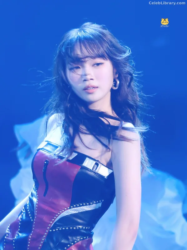 Kim Chaewon 김채원 [Le Sserafim] photo 15 of 2310