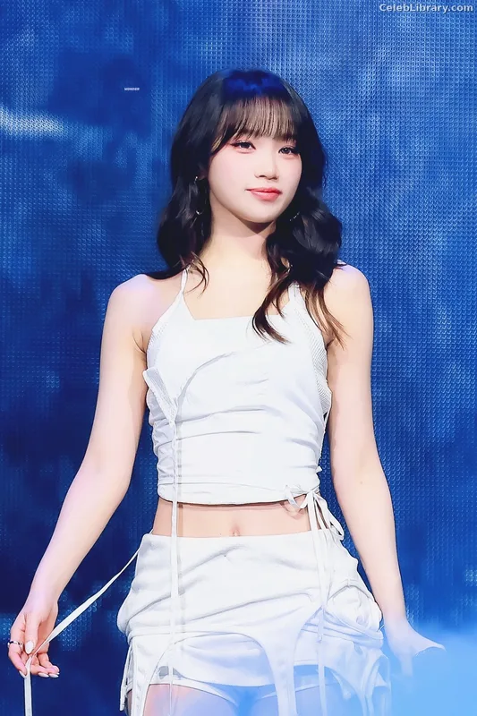Kim Chaewon 김채원 [Le Sserafim] photo 19 of 2310