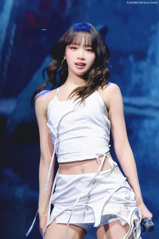Kim Chaewon 김채원 [Le Sserafim] photo 21 of 2310