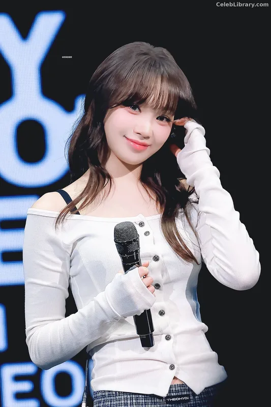 Kim Chaewon 김채원 [Le Sserafim] photo 24 of 2310