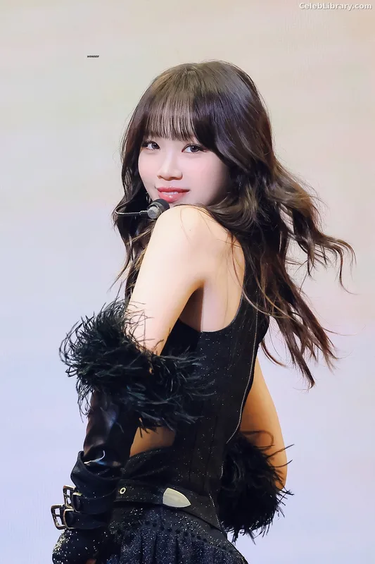 Kim Chaewon 김채원 [Le Sserafim] photo 6 of 2310