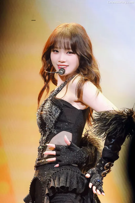 Kim Chaewon 김채원 [Le Sserafim] photo 7 of 2310