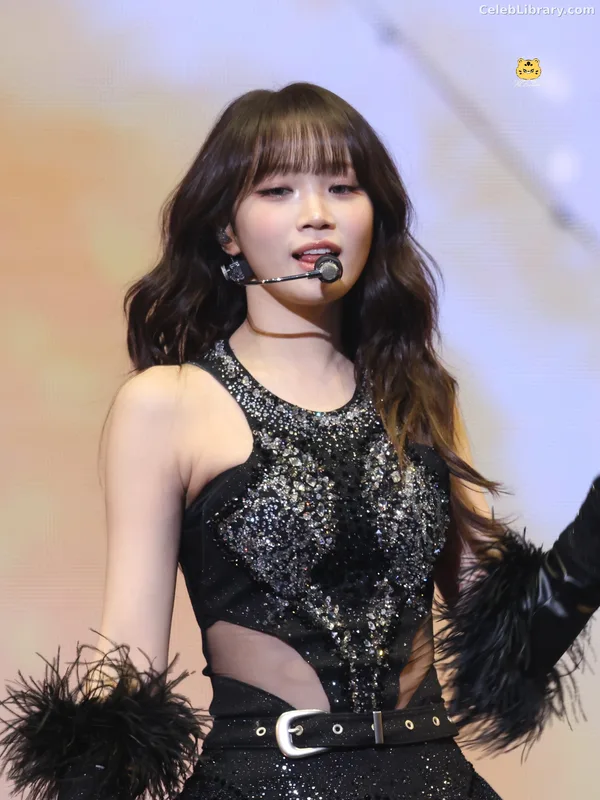 Kim Chaewon 김채원 [Le Sserafim] photo 10 of 2310