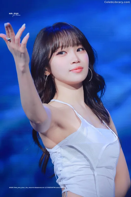 Kim Chaewon 김채원 [Le Sserafim] photo 20 of 2310