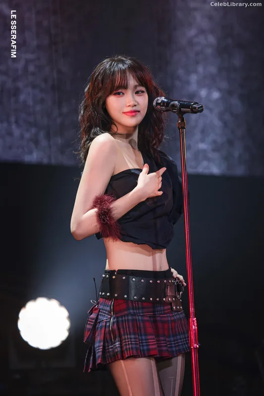Kim Chaewon 김채원 [Le Sserafim] photo 7 of 2310