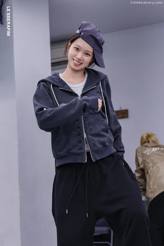 Kim Chaewon 김채원 [Le Sserafim] photo 17 of 2310