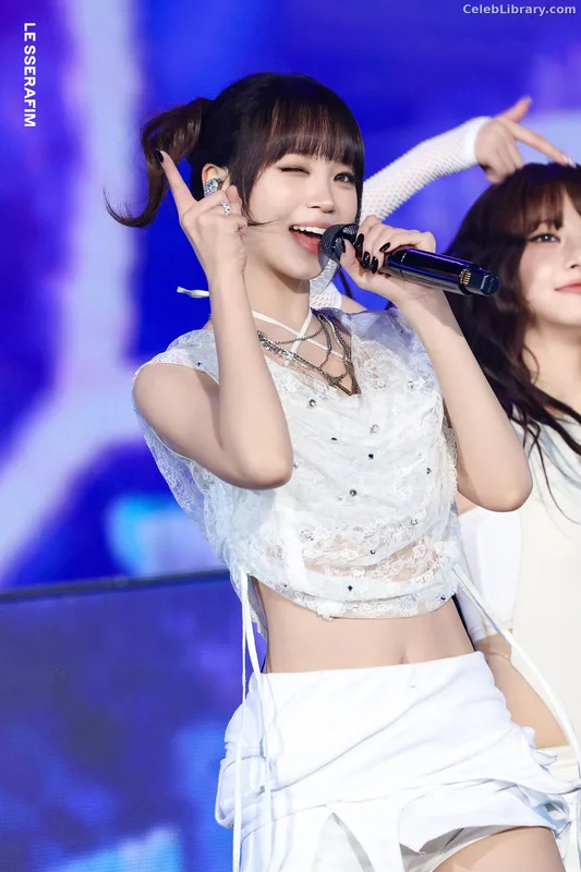 Kim Chaewon 김채원 [Le Sserafim] photo 14 of 2310