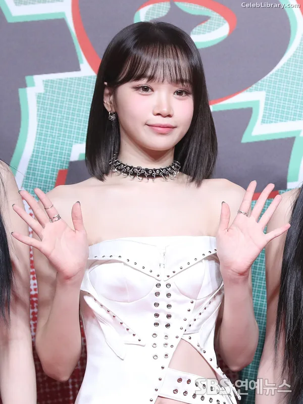 Kim Chaewon 김채원 [Le Sserafim] photo 8 of 2310