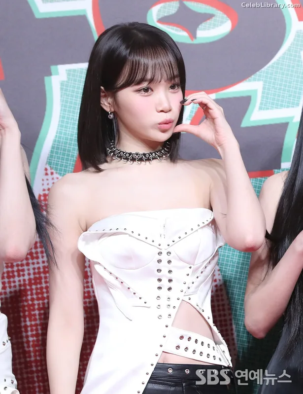 Kim Chaewon 김채원 [Le Sserafim] photo 9 of 2310