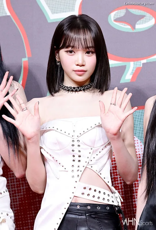 Kim Chaewon 김채원 [Le Sserafim] photo 15 of 2310