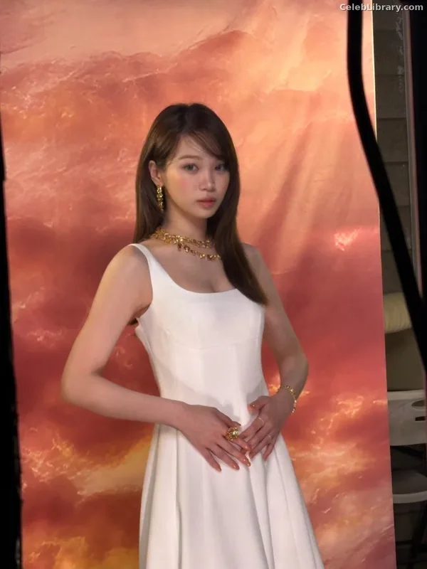 Kim Chaewon 김채원 [Le Sserafim] photo 18 of 2310