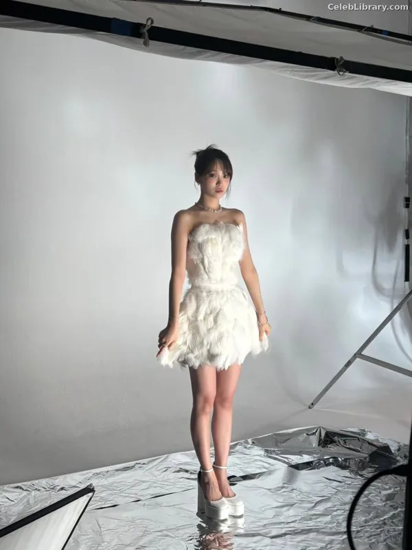 Kim Chaewon 김채원 [Le Sserafim] photo 1 of 2310