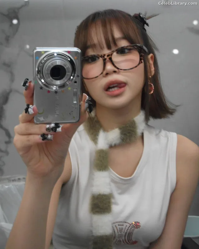 Kim Chaewon 김채원 [Le Sserafim] photo 17 of 2310