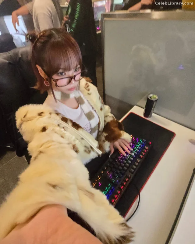 Kim Chaewon 김채원 [Le Sserafim] photo 20 of 2310