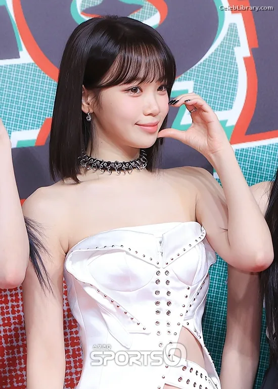 Kim Chaewon 김채원 [Le Sserafim] photo 19 of 2310
