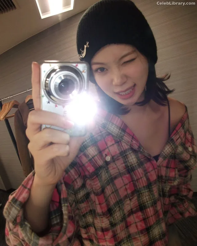 Kim Chaewon 김채원 [Le Sserafim] photo 21 of 2310
