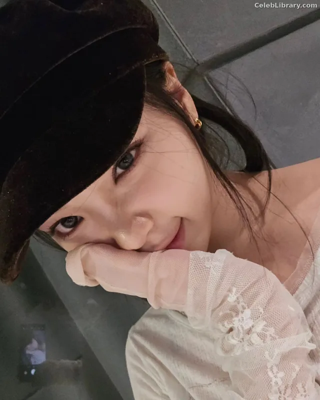 Kim Chaewon 김채원 [Le Sserafim] photo 8 of 2310