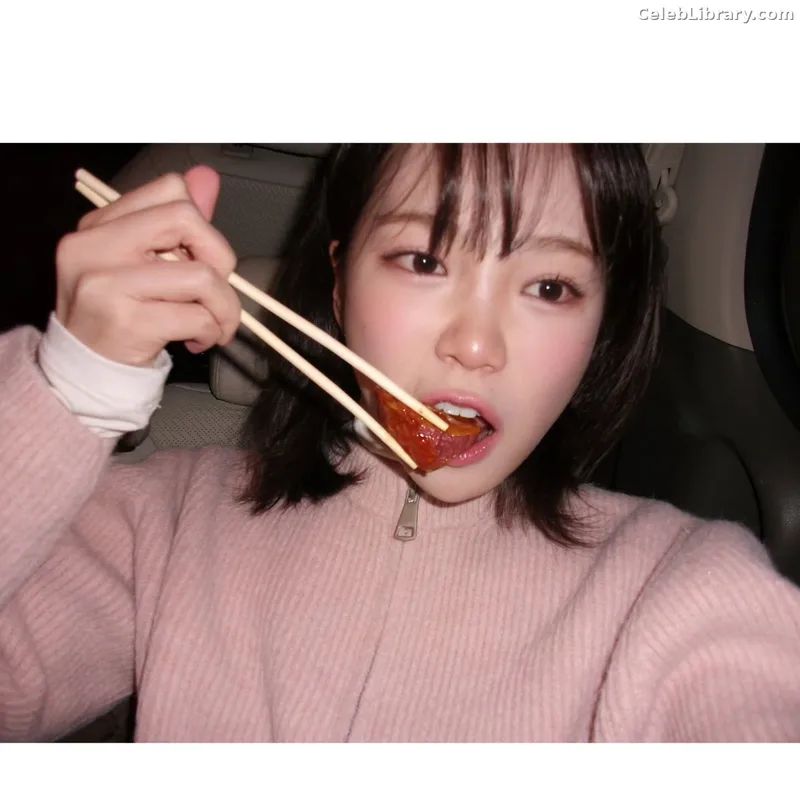 Kim Chaewon 김채원 [Le Sserafim] photo 14 of 2310