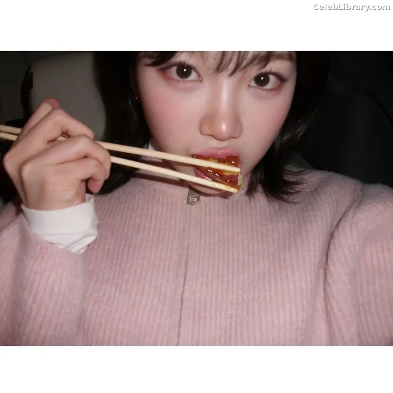 Kim Chaewon 김채원 [Le Sserafim] photo 15 of 2310
