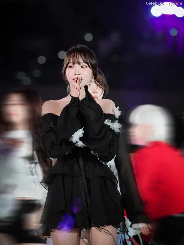 Kim Chaewon 김채원 [Le Sserafim] photo 24 of 2310