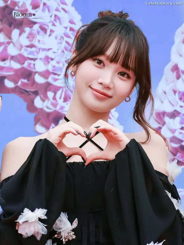 Kim Chaewon 김채원 [Le Sserafim] photo 1 of 2310