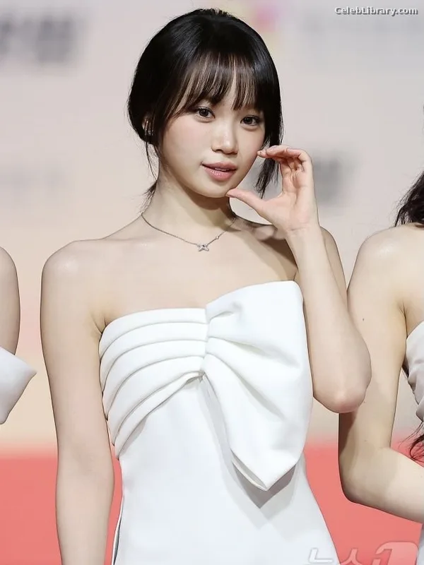 Kim Chaewon 김채원 [Le Sserafim] photo 8 of 2310