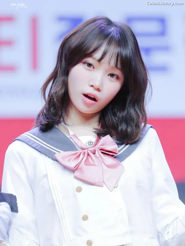 Kim Chaewon 김채원 [Le Sserafim] photo 14 of 2310
