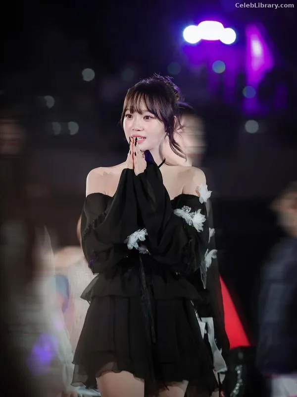 Kim Chaewon 김채원 [Le Sserafim] photo 16 of 2310