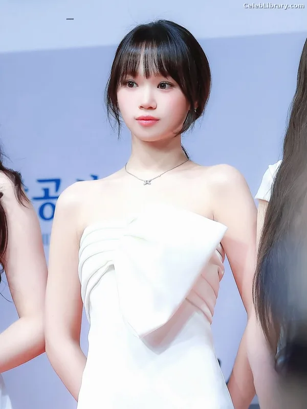 Kim Chaewon 김채원 [Le Sserafim] photo 2 of 2310