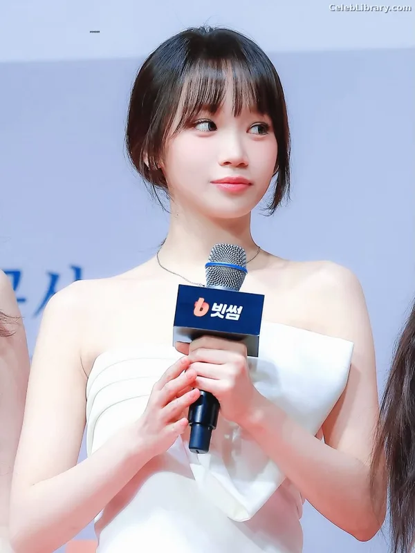Kim Chaewon 김채원 [Le Sserafim] photo 12 of 2310