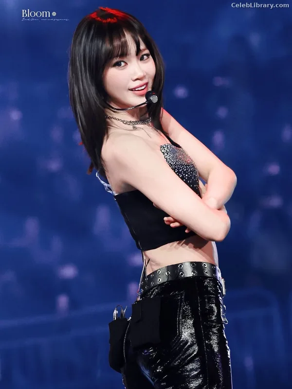 Kim Chaewon 김채원 [Le Sserafim] photo 21 of 2310