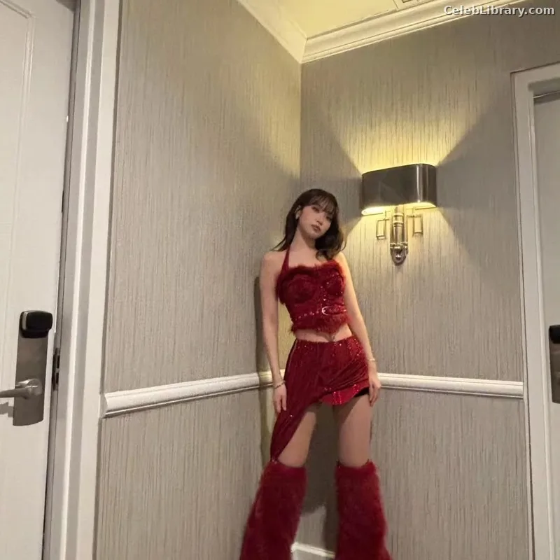 Kim Chaewon 김채원 [Le Sserafim] photo 15 of 2310