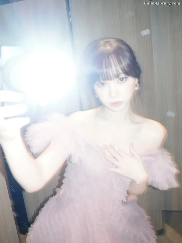 Kim Chaewon 김채원 [Le Sserafim] photo 2 of 2310