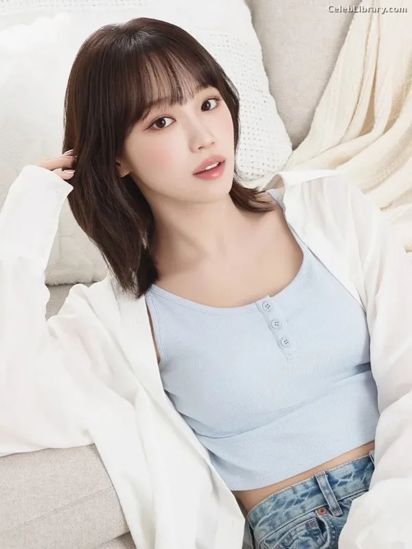 Kim Chaewon 김채원 [Le Sserafim] photo 18 of 2310