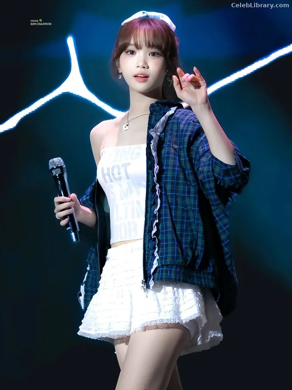 Kim Chaewon 김채원 [Le Sserafim] photo 15 of 2310