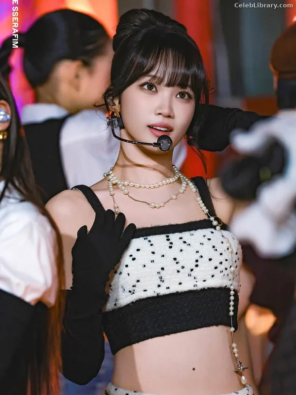 Kim Chaewon 김채원 [Le Sserafim] photo 19 of 2310