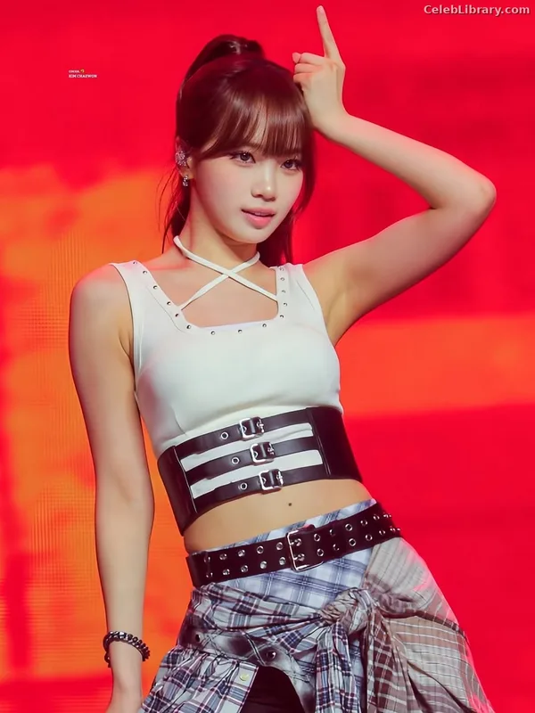 Kim Chaewon 김채원 [Le Sserafim] photo 20 of 2310