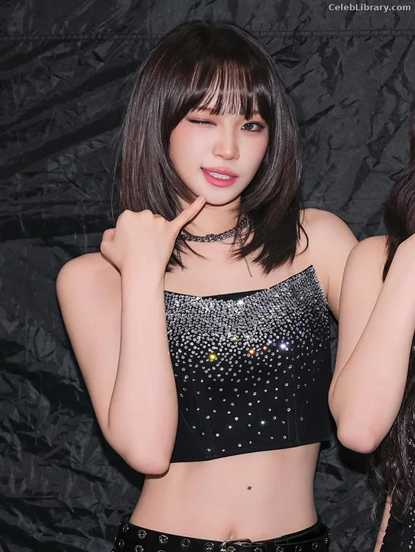 Kim Chaewon 김채원 [Le Sserafim] photo 4 of 2310
