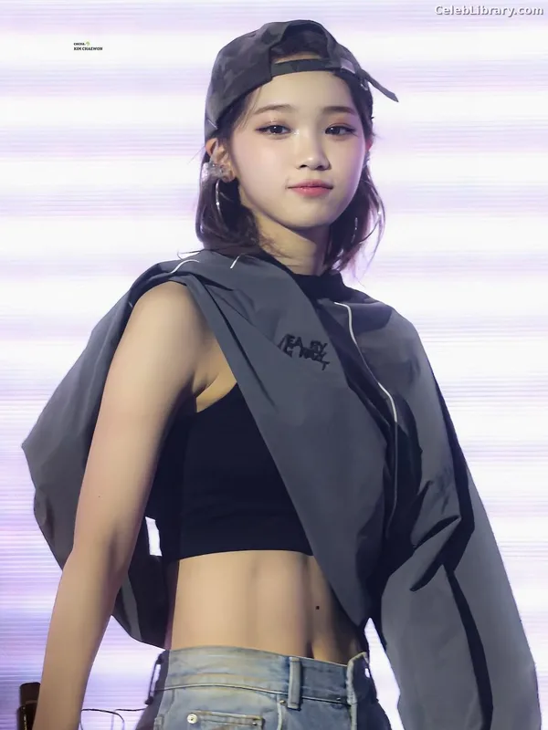 Kim Chaewon 김채원 [Le Sserafim] photo 8 of 2310