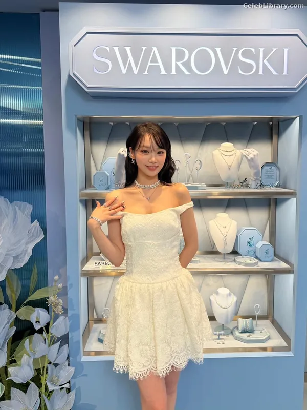 Kim Chaewon 김채원 [Le Sserafim] photo 15 of 2310