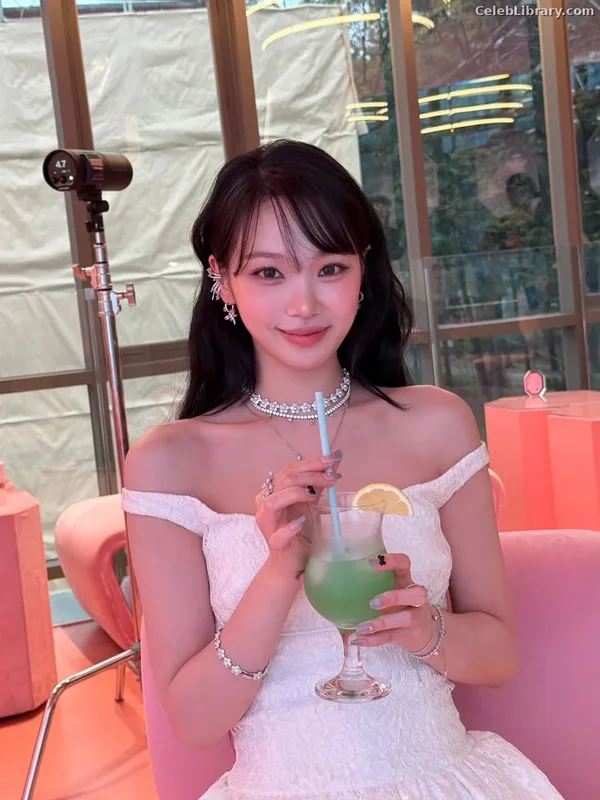 Kim Chaewon 김채원 [Le Sserafim] photo 19 of 2310